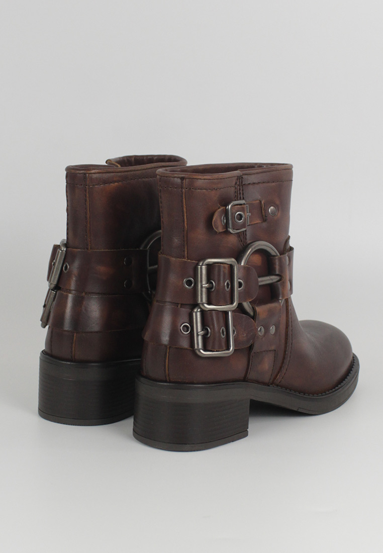 Imagen de los botines 7174 Nemesis Piel Lourenco Avela Atrás