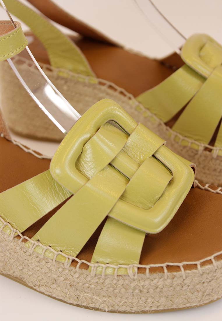 Fotografía detalle sandalias con cuña 8881 CLAVEL