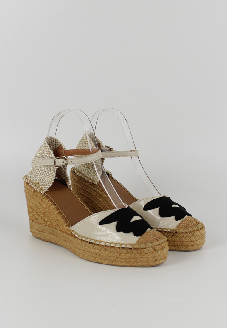 ALPARGATA-8891-MARILIN-IVORY-PAR Fotografía de lado de las alpargatas 8891 MARILIN IVORY