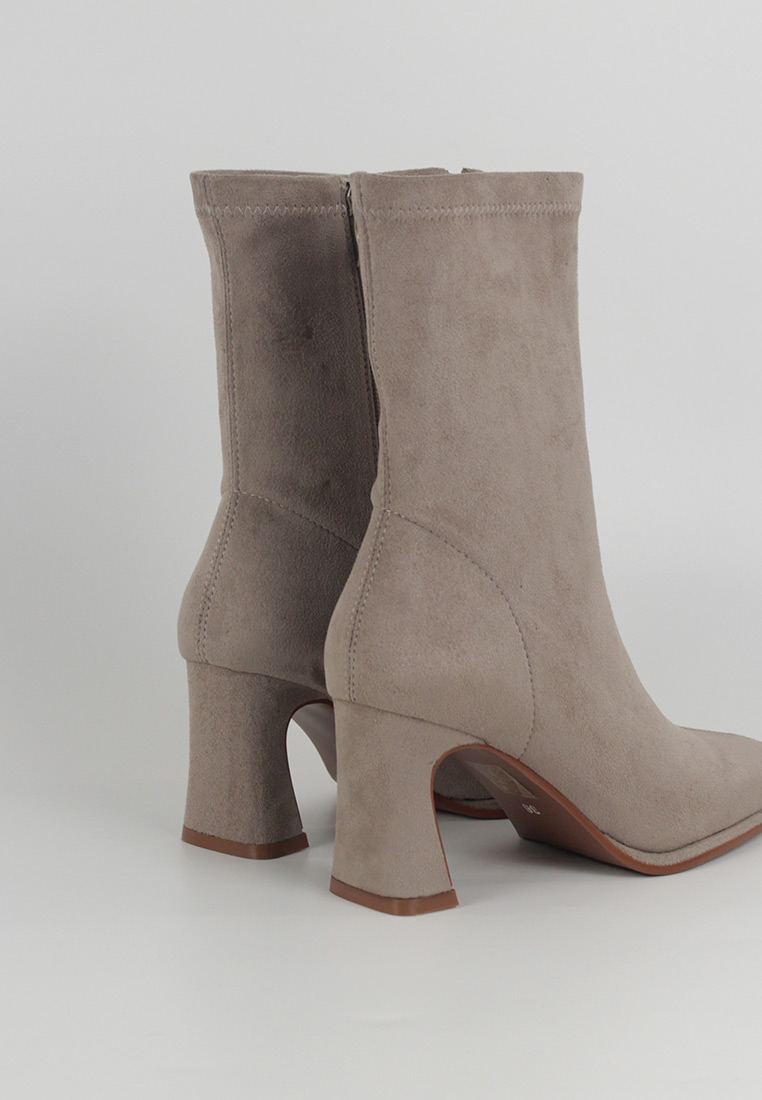 IMAGEN DETALLE DE BOTAS 2304 SIENA TAUPE
