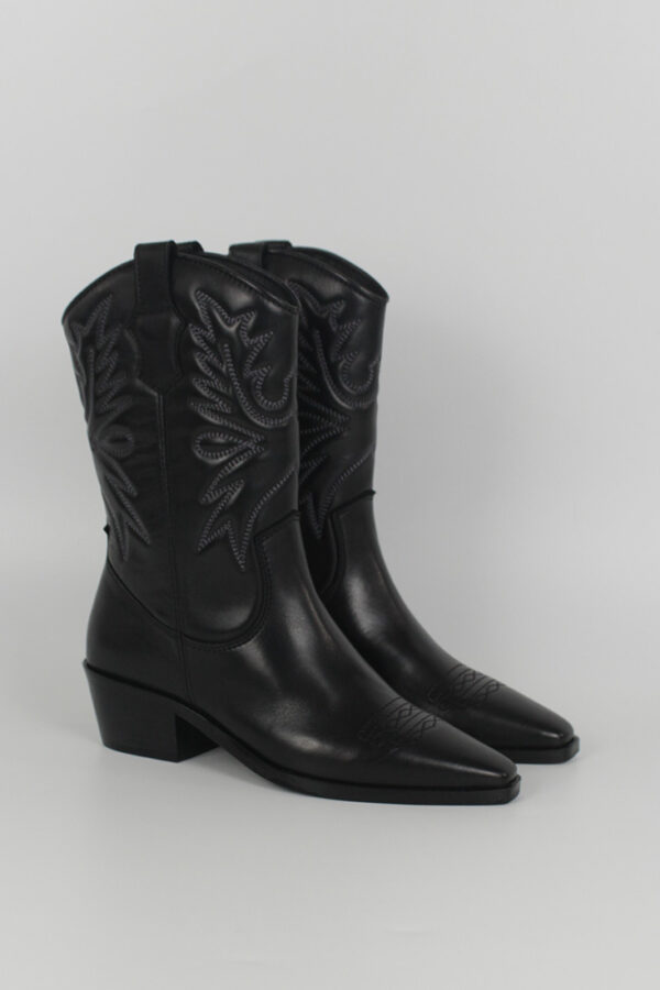 IMAGEN BOTAS 7404 HAYDE PIEL NEGRO PERFIL 2